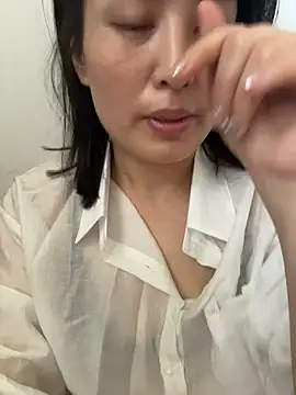 Snapshot of Faye-baby chatting on 05/17/26, 01:58 Faye-baby online show from 05/17/26, 01:58