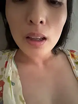 Snapshot of Faye-baby chatting on 05/27/26, 12:29 Faye-baby online show from 05/27/26, 12:29