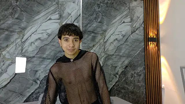 NoahWalker   online show from 04/27/26, 11:08