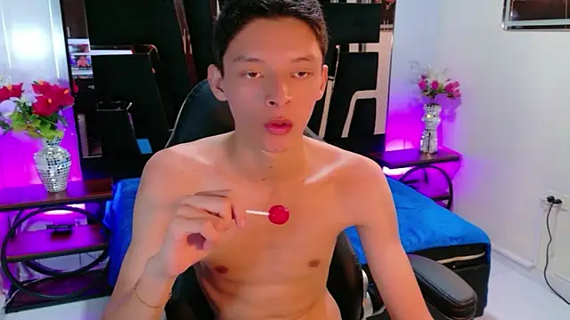 BlurEyes1 online show from 04/15/26, 09:04