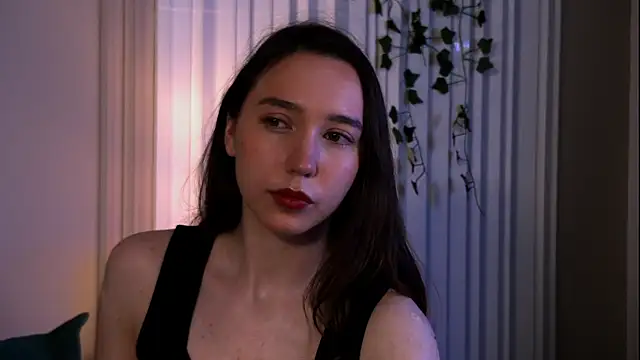 Snapshot of Suzaneey chatting on 06/20/26, 06:33 Suzaneey online show from 06/20/26, 06:33