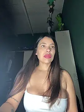Juliett07 online show from 05/17/26, 02:13