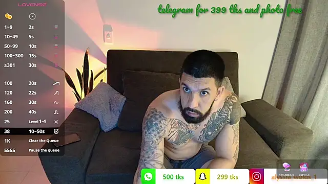 Snapshot of Alyssa_and_DAngelo chatting on 06/30/26, 02:34 Alyssa and DAngelo online show from 06/30/26, 02:34