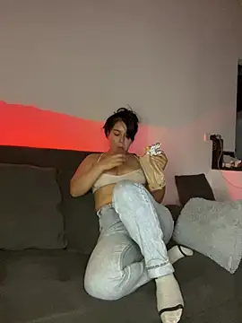 Snapshot of Alyssa_and_DAngelo chatting on 07/19/26, 01:42 Alyssa and DAngelo online show from 07/19/26, 01:42
