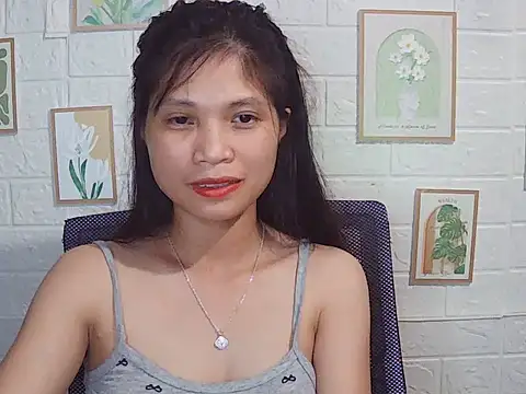 -Lucie-e online show from 05/17/26, 01:18