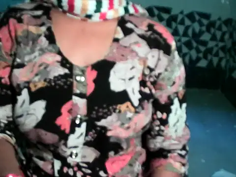 Snapshot of Hotty_Bhabhi1 chatting on 05/18/26, 04:29 Hotty Bhabhi1 online show from 05/18/26, 04:29
