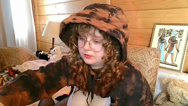 Snapshot of Sara_del_Sun chatting on 04/22/26, 08:06 Sara del Sun online show from 04/22/26, 08:06