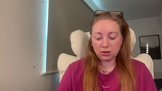 arielsweetieee online show from 05/14/26, 06:20