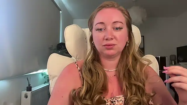 arielsweetieee online show from 05/26/26, 07:59