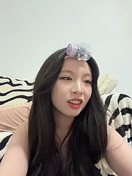 nide-baby online show from 04/18/26, 12:42