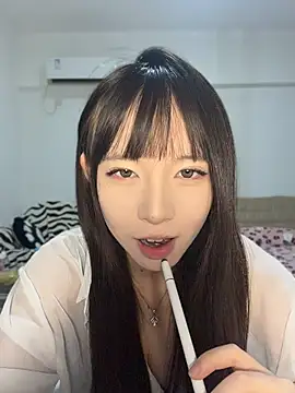 Snapshot of nide-baby chatting on 05/20/26, 02:45 nide-baby online show from 05/20/26, 02:45