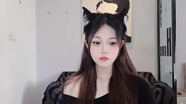 Snapshot of KiKi-011 chatting on 06/19/26, 05:01 KiKi-011 online show from 06/19/26, 05:01