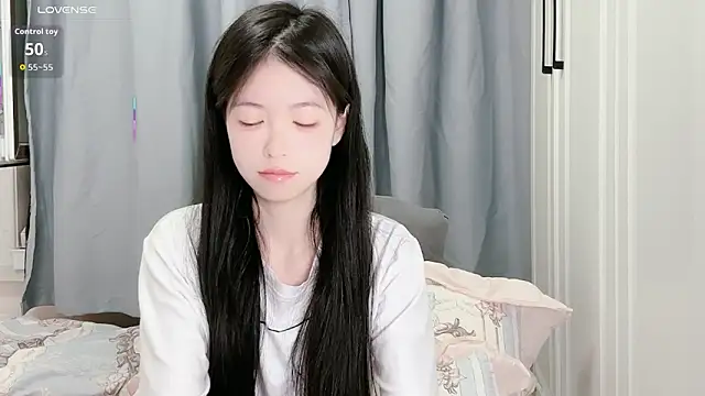 Snapshot of XiaoMei-iiiiii chatting on 05/28/26, 04:37 XiaoMei-iiiiii online show from 05/28/26, 04:37