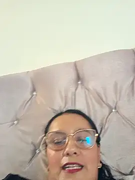 Snapshot of Samanta-42 chatting on 04/21/26, 06:44 Samanta-42 online show from 04/21/26, 06:44