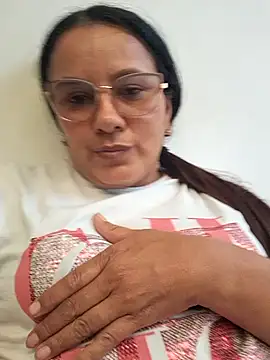 Snapshot of Samanta-42 chatting on 05/13/26, 09:55 Samanta-42 online show from 05/13/26, 09:55