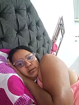 Snapshot of Samanta-42 chatting on 05/15/26, 02:18 Samanta-42 online show from 05/15/26, 02:18