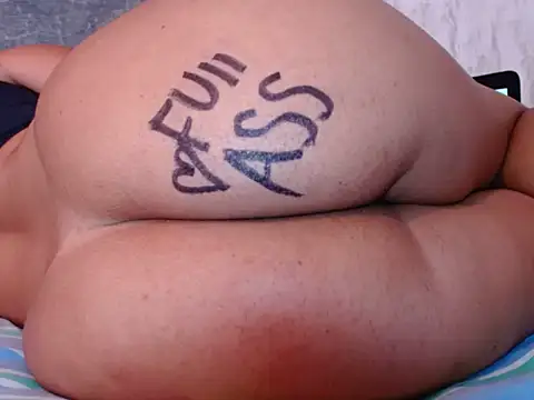 Snapshot of sexy-body22 chatting on 06/11/26, 07:23 sexy-body22 online show from 06/11/26, 07:23