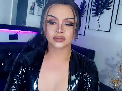 Snapshot of BigcockjasmineTs chatting on 05/22/26, 10:43 BigcockjasmineTs online show from 05/22/26, 10:43