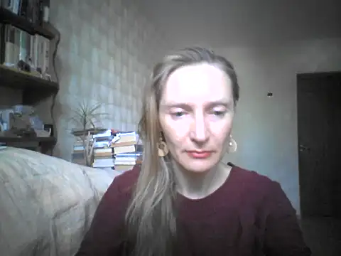 Snapshot of LunaBelle8 chatting on 05/14/26, 02:35 LunaBelle8 online show from 05/14/26, 02:35