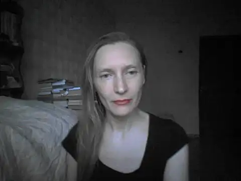 Snapshot of LunaBelle8 chatting on 06/04/26, 05:52 LunaBelle8 online show from 06/04/26, 05:52