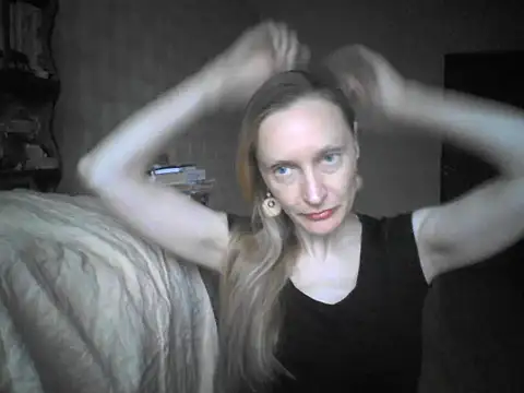 Snapshot of LunaBelle8 chatting on 06/05/26, 05:18 LunaBelle8 online show from 06/05/26, 05:18
