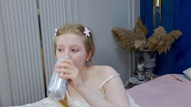 LilianHowards online show from 04/25/26, 01:41