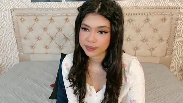 Nathy Pelaez online show from 04/28/26, 03:33