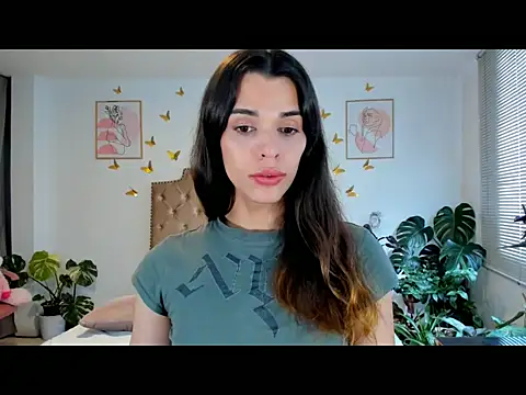 bella grego online show from 04/24/26, 08:22