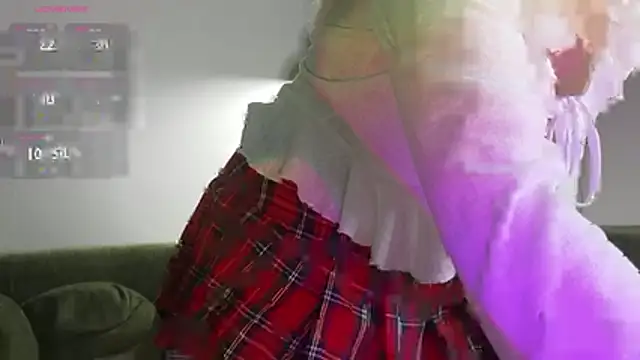 TonyaMeow online show from 04/17/26, 06:49