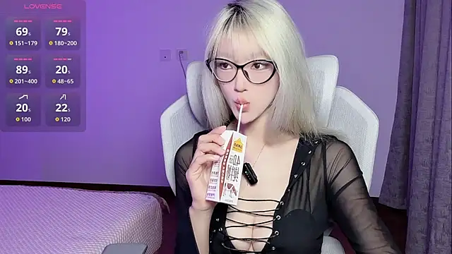 Luyann- online show from 07/10/26, 01:43