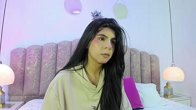 Snapshot of Channel_sofia chatting on 07/10/26, 10:23 Channel sofia online show from 07/10/26, 10:23