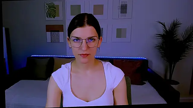 AnnaThorne online show from 05/02/26, 04:17