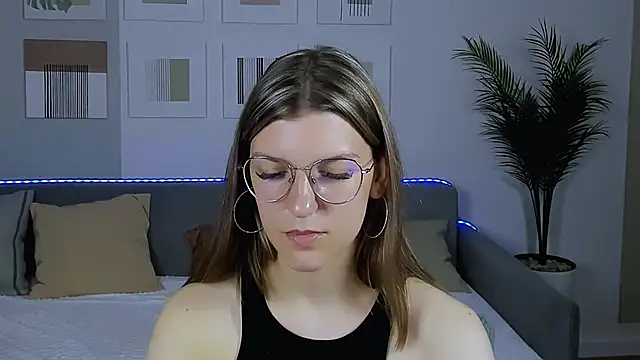 AnnaThorne online show from 05/24/26, 04:39