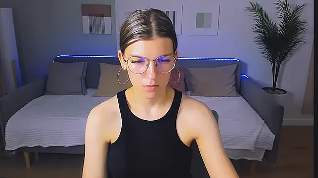 AnnaThorne online show from 05/26/26, 03:13
