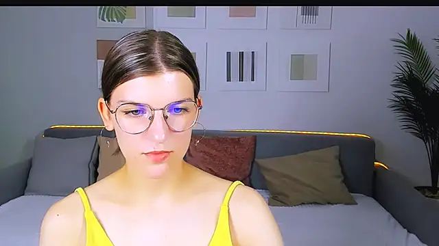 AnnaThorne online show from 06/01/26, 08:27