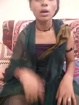 Snapshot of Kamini_rani chatting on 04/21/26, 01:42 Kamini rani online show from 04/21/26, 01:42