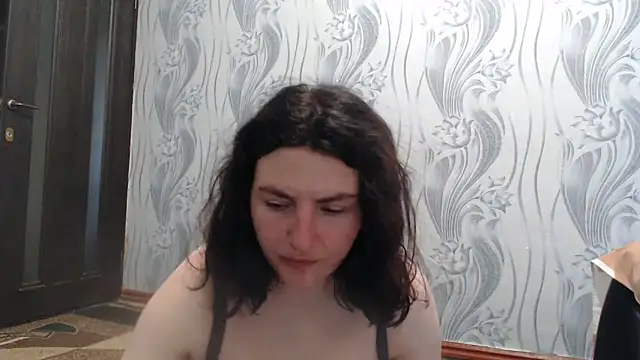 AlinaxJames online show from 06/05/26, 08:53