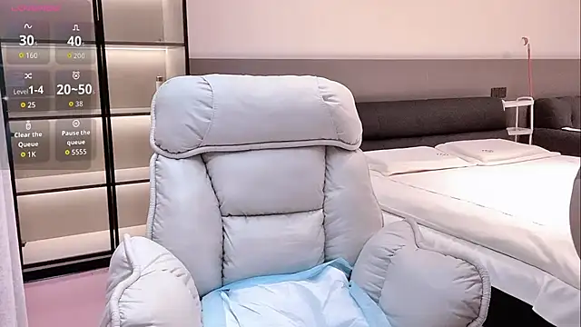 Snapshot of wenwen-mm chatting on 07/04/26, 02:45 wenwen-mm online show from 07/04/26, 02:45