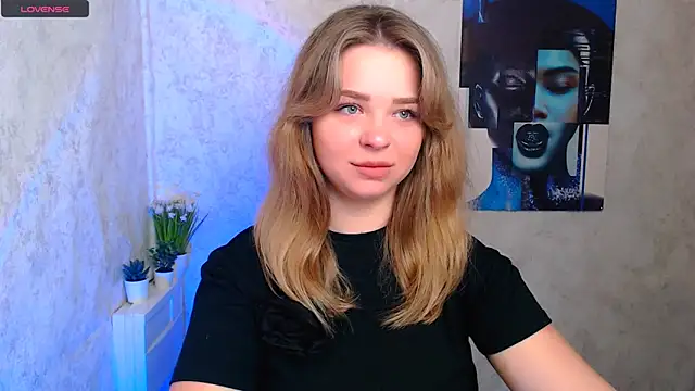Snapshot of NicoleAura chatting on 05/19/26, 07:37 NicoleAura online show from 05/19/26, 07:37
