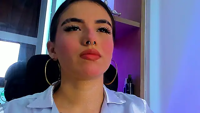 isabella hv online show from 06/05/26, 06:46