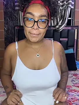  Piel Canela online show from 05/02/26, 01:21