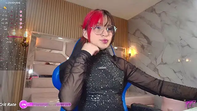 Snapshot of Moon_Red_r chatting on 04/26/26, 12:36 Moon Red r online show from 04/26/26, 12:36