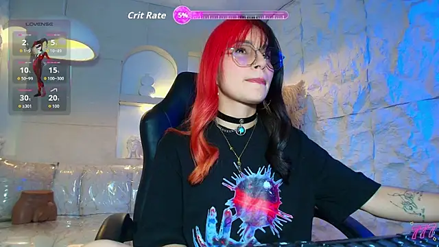 Snapshot of Moon_Red_r chatting on 04/30/26, 07:31 Moon Red r online show from 04/30/26, 07:31