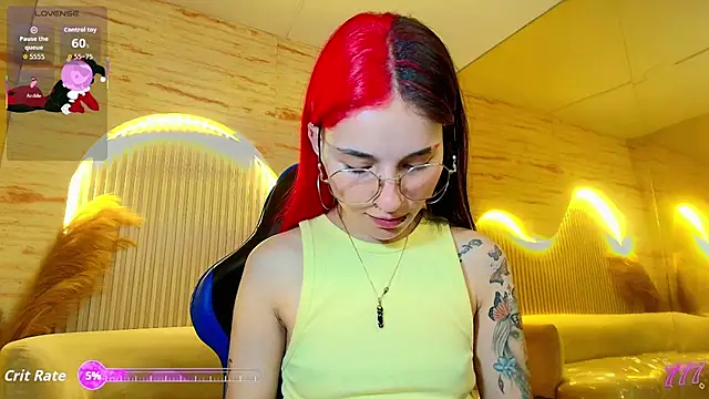 Snapshot of Moon_Red_r chatting on 05/27/26, 12:46 Moon Red r online show from 05/27/26, 12:46