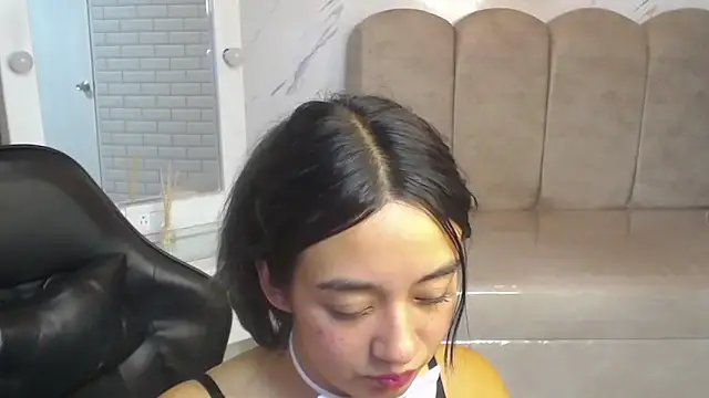 Snapshot of Little_Samy_v chatting on 05/10/26, 01:33 Little Samy v online show from 05/10/26, 01:33