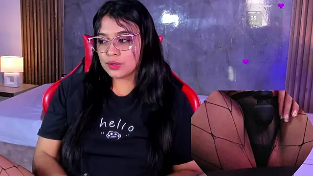 LuciaReid online show from 04/29/26, 05:30