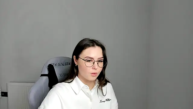 Regina cute  online show from 04/30/26, 07:36