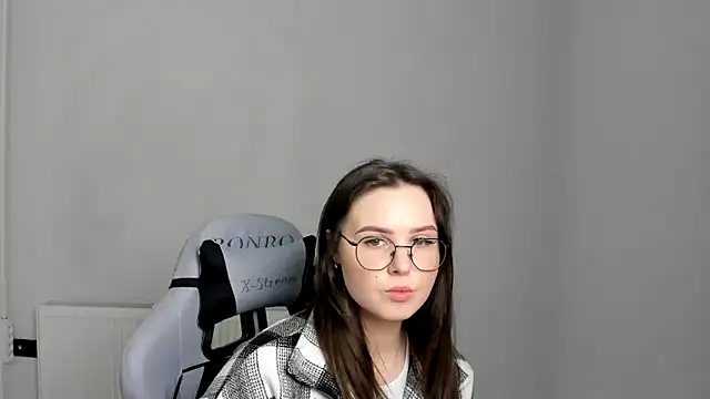 Regina cute  online show from 05/11/26, 02:45