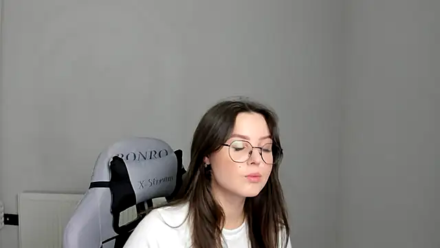 Regina cute  online show from 05/19/26, 06:31