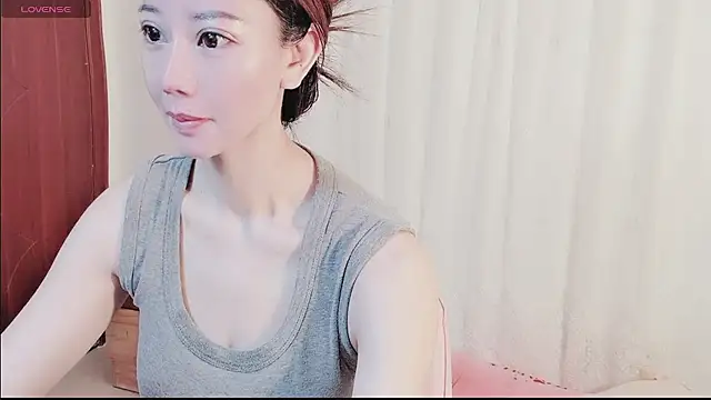 Snapshot of Victoria05031 chatting on 05/05/26, 03:31 Victoria05031 online show from 05/05/26, 03:31